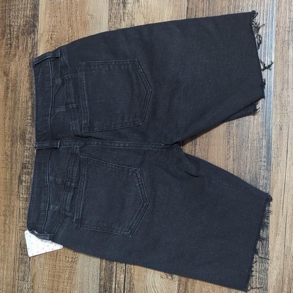 NWT Free People Cutoff Black Denim Bermuda Shorts Size 25/0 - Picture 4 of 8